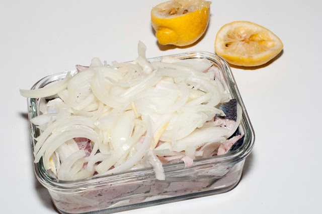 Как мариновать лук быстро и вкусно: лучшие рецепты в уксусе и масле, хранение