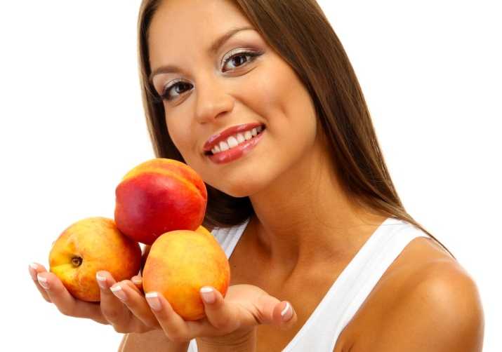 Персики: польза и вред для здоровья женщин и при беременности