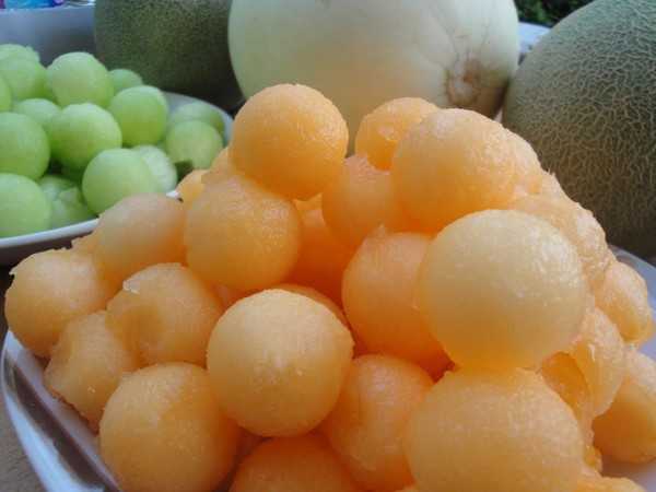 Какие фрукты можно замораживать на зиму в домашних условиях: правила и особенности