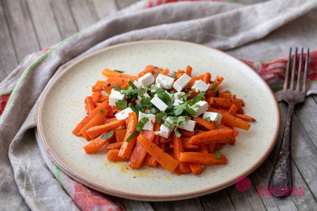 Морковь со сметаной: польза и вред тертой с чесноком, в чем полезные свойства и особая польза для женщин