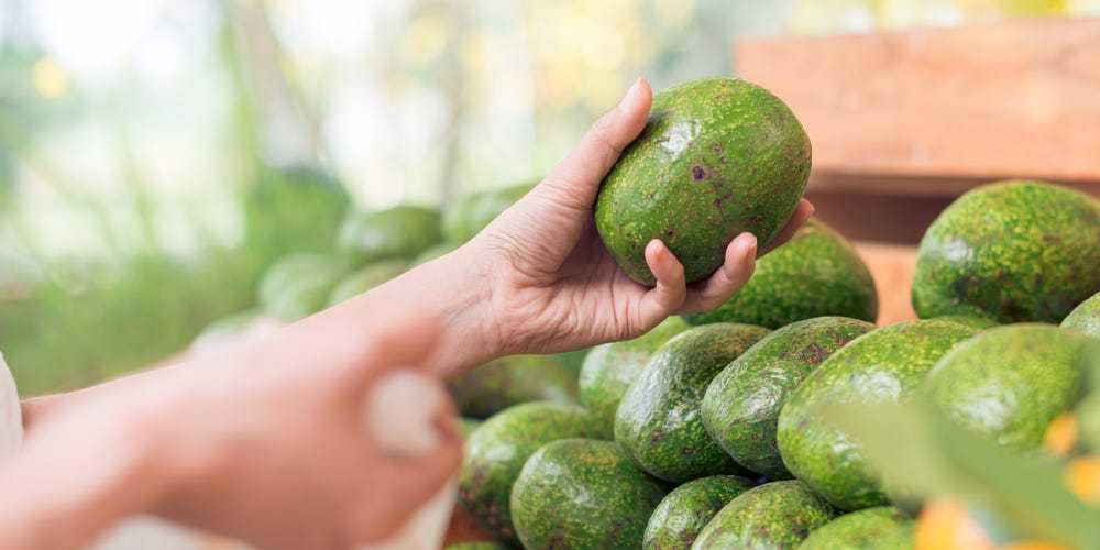 Как хранить разрезанный авокадо в холодильнике. срок хранения авокадо. как хранить неспелое авокадо