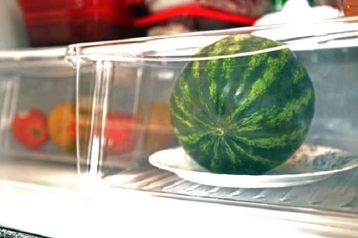 Сколько, как можно хранить разрезанный арбуз в холодильнике в домашних условиях?