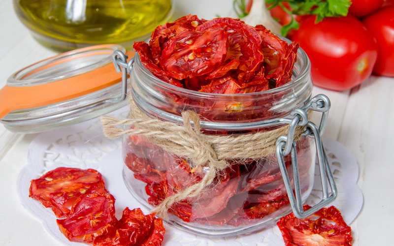 Вяленые помидоры - 7 самых простых и вкусных рецептов