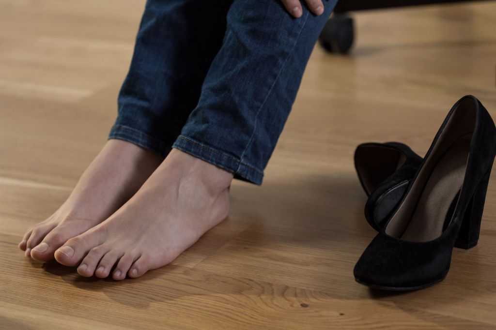 Женские" причины отечности ног 